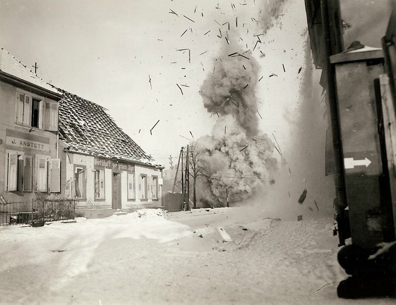 Illustration for article titled These Previously Unseen Photos Bear Witness to the Carnage of World War II